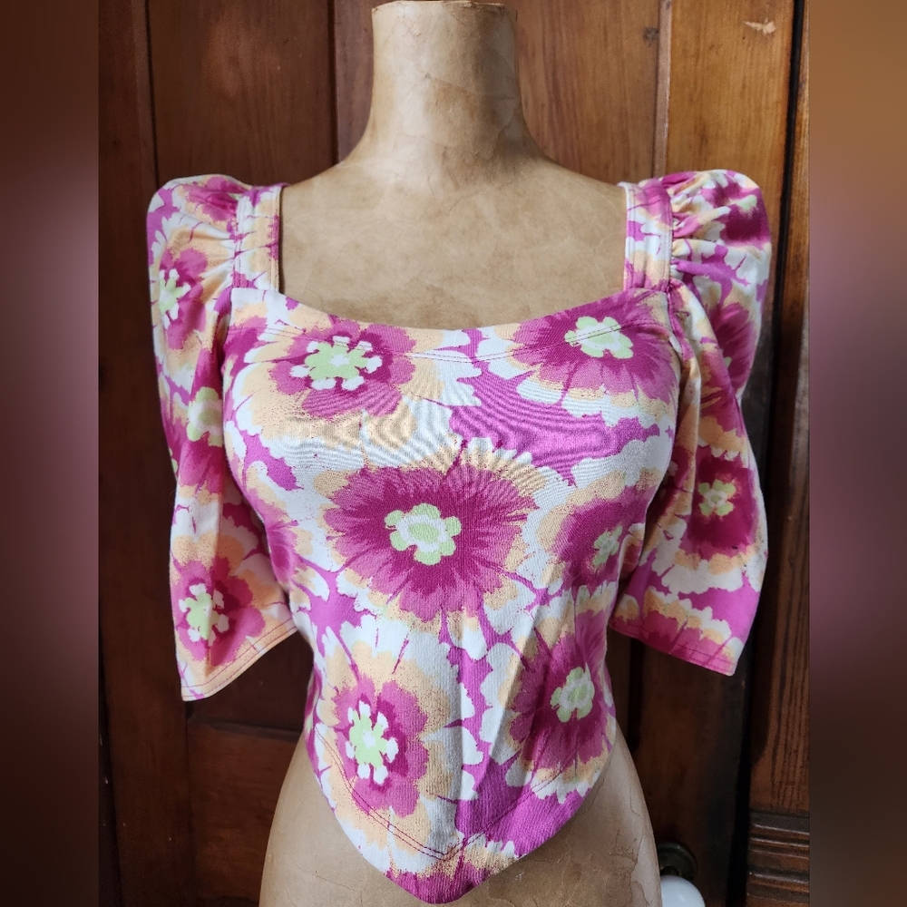2$30 Free People Pink and White Floral Puff Sleeve Crop Top